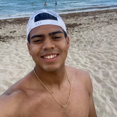 ezjovoni's profile picture. This is madness