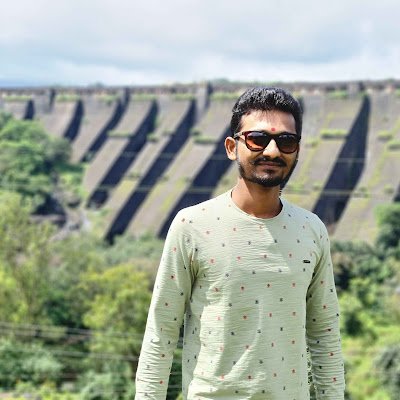 हँसते हुए लोगो की संगत,
सुगंध की दूकान जैसी होती है,
कुछ न खरीदो तो भी,
शरीर तो महका ही देती है !!