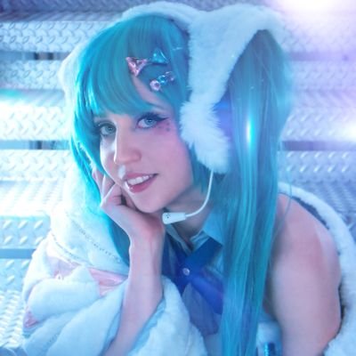 🇪🇸 Cosplayer
✨Seamstress & Wardrobe assistant✨️
🪡Corsetry & historical recreation maker🪡
💚Matcha lover 💚
🍿Popcorn owner🐱