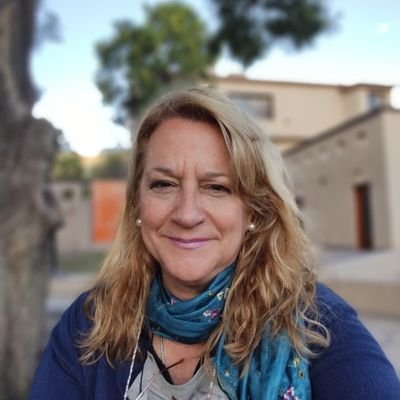 Arquitecta, Peronista, Feminista y Madre de dos hermosas mujeres 🤗 
Profesora universitaria UBA - UNDAV
Patología de la construcción.