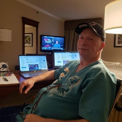 Die hard Miami Dolphins fan 🐬🐬🐬..Husband...father and poppa..
❤️ the NFL Draft and Fantasy Football 
.