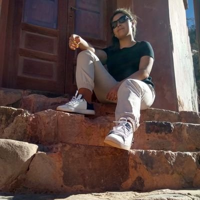Quien no se mueve, no siente el sonido de sus cadenas.