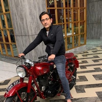 sachivchugh's profile picture. 