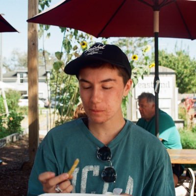 finneasadelle's profile picture. he/they | tiktok (150k) | podcast host of composed mess| 🏳️‍⚧️ start date 5/15/21💉 and 2/22/22 ✂️