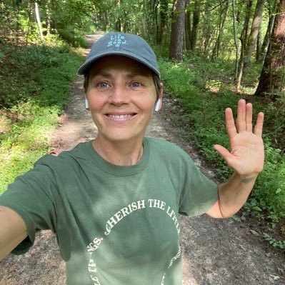 minimalist 🙂, passive house advocate🏡, nature lover🏞, whole food plant based 🥦, wellness professional 🌎