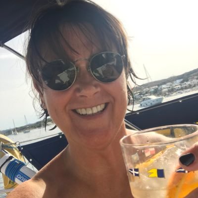 #Swindon - Wilts #BusinessWoman - A woman’s view! 😉🥂🍾Ex WRAF - Scottish - doesn’t suffer fools……