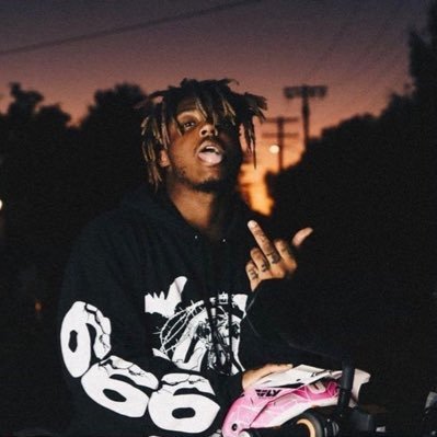 🎵♊😈I like playing Fortnite and other games and I'm taken by the best girl ever and I'm a gemini😈♊🎵