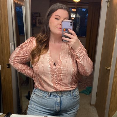 katie_kistler's profile picture. She/Her