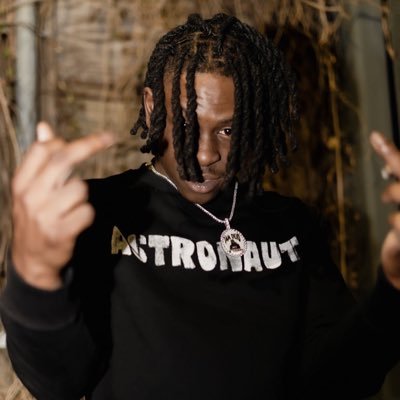 Artist/comedian for serious inquiries email osagieegiebor@gmail.com #alief #Freezygang❄️