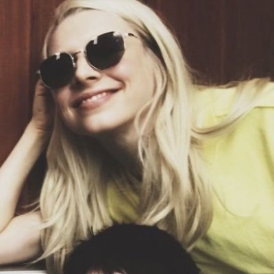 julimedna's profile picture. tell me our story.