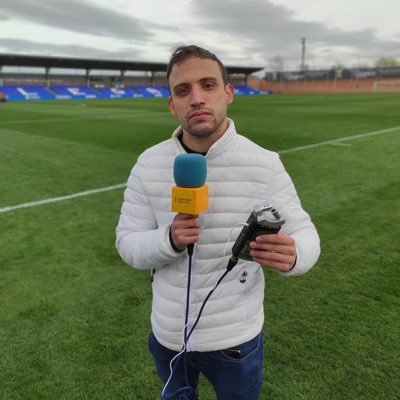 Filólogo y periodista deportivo en @VillanuevaMPD Prácticas en @diarioas ✍️ Escribí en @EternoCampeonRM ahora en @BlancaRemontada Presentador en @BOMRadio_