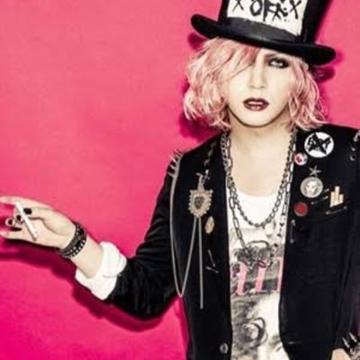 cavotion39888's profile picture. 悪いな 美人の涙が最優先さ 月はいいなぁ 月がなければおれなど とうに闇夜に迷い果てておった