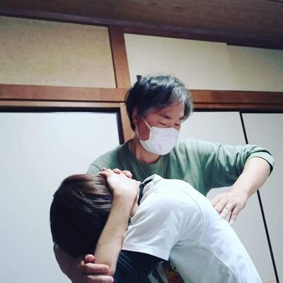 整体で自然治癒力アップ/狛江市の自宅サロン/セラピスト歴25年/整体で自然治癒力を上げる方法を日々勉強、研究中/狛江市 の地域センターで整体体操教えてます/あなたのお体の悩みに対応/整体技術講師/ご依頼はDMから