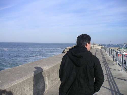 Gumuzio's profile picture. Ibili eta ibili, hona heldu naiz. Batek daki norantz edota noraino hel naitekeen. Baina ibili banabil! Eta hori ez da gutxi!