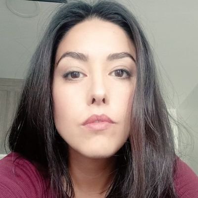 Siempre deficiente en el uso de twitter y de los peines. Investigadora artística, ilustradora. Estudié ciencias políticas.
No lo parece, ya.