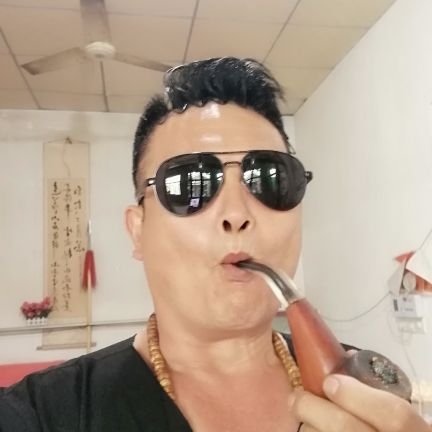 LuEEf6nVEp09mHC's profile picture. 与良善者为伍，与智者同行