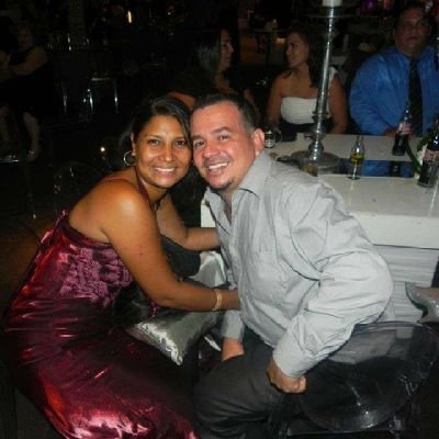 De 48 año,la vida es una sola,disfrútala sin hacer daño a nadie,con 4 hijos y1 nieta,casado con betza,mi amor eterno,de sangre roja y el corazón en la izquierda