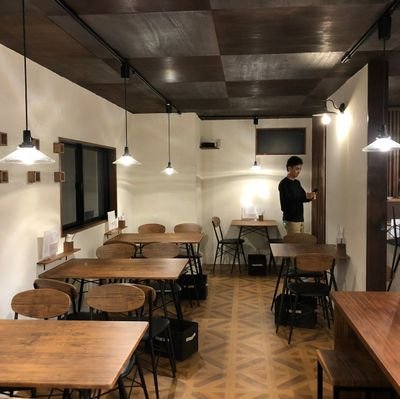 〜全ての方にデザイナーズフォームという選択を〜 こんにちは、店舗内装、築古リフォーム、外壁、塗装、大工造作等建築なら全ておまかせください! デザイン力技術力自信あります。 代表が大工だからこそ出来る間違いない提案をあなたに🔨👷🏻♀️ ↓インスタ↓HP