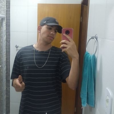 LLisboa00's profile picture. 