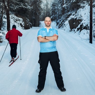 nipaveien's profile picture. "Blood doesn't show on a maroon jersey" - John Cumming.