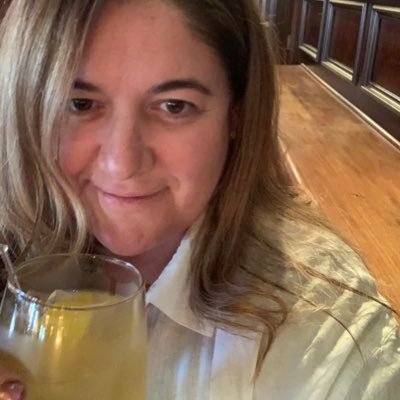 Nurse, Jeep girl, Miata geek, mom, auntie. Lover of all things feathered and furry. Sipping French rosé and liking your tweets.