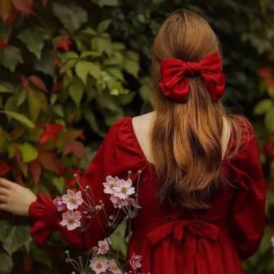 السكوت أحيان لا وافق العقل الرِّزين خير من حكيٍ لا جا .. ما يشّد الإنتباه