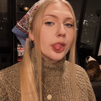 lexi_michelle35's profile picture. she/they