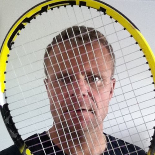 MVahtokari's profile picture. Addiktoitunut tennikseen ja jäätelöön.