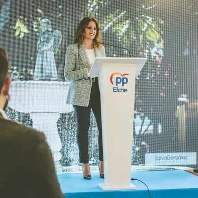 Concejal del Grupo Municipal @PpopularElche. 
Una gran soñadora☺️