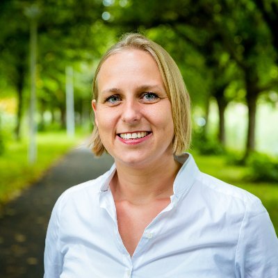 Fractievoorzitter GroenLinks IJsselstein. 
Moeder van drie kinderen. Passie voor politiek, gelijke rechten, hardlopen en de moestuin.