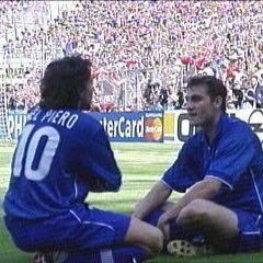 Si stava meglio quando andavamo a citofonare agli amici col pallone da calcio in una busta della spesa.