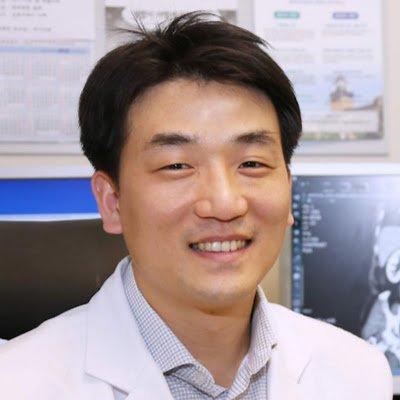 MD,PhD. Associate Prof. at Seoul National University. Urologic Oncology. MIS. CIO of SNUH. Founder & CMO of DeepQure, Inc.