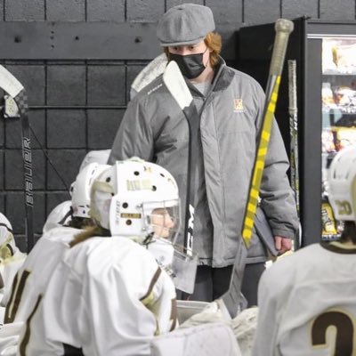 | Hockey Content Creator (@marcussi_ma) | MC ‘26 | Sports Editor of @mcbeacon Newspaper | Italian Redheaded Bruins fan | @teamech Content Intern