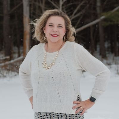 Innovative teacher, online teacher and learner, Mom, Wife, Virtual Course Designer, PhD candidate in Education Policy