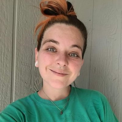 xBeasel's profile picture. survive. Thrive. Beehive.