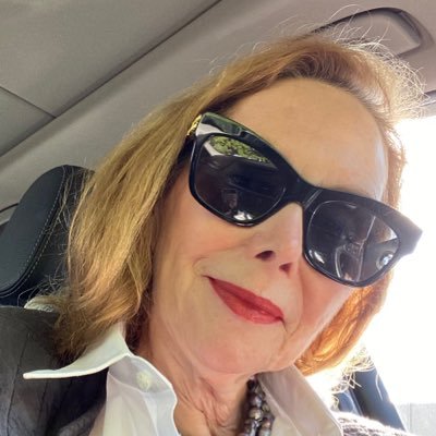 LadyOfObsidian's profile picture. #NeverAgain #NoRA #MomsDemand