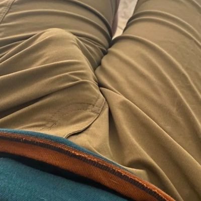24•Single•NYC•Latin•Perfect Dick/Huge Legs/Thighs🦵🏼👣•Switch•Kinky Side😈