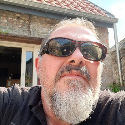 embduval's profile picture. Ceux qui pensent que le cyclisme est un sport facile parce qu'on est assis se trompent.