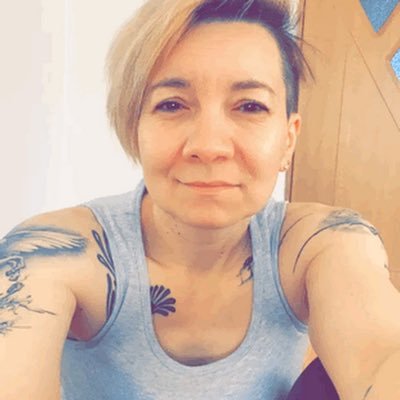 danadobrescu's profile picture. 