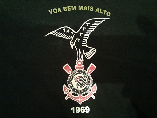 Nós somos membros ativos dos Gaviões da Fiel...
Viemos do lado leste da capital para representar Nosso Corinthians no Norte do Rio de Janeiro...