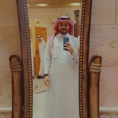 ‏‏‏‏مجنون بملك يقال له ريكلمي 👑 أُحُد من اسباب السعادة 💛🧡