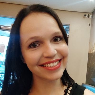 vivicastilhodev's profile picture. UI UX Designer 😊