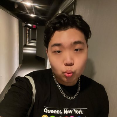 he/they | big fan of the 🤩 emoji and occasionally bullying cishet white ppl