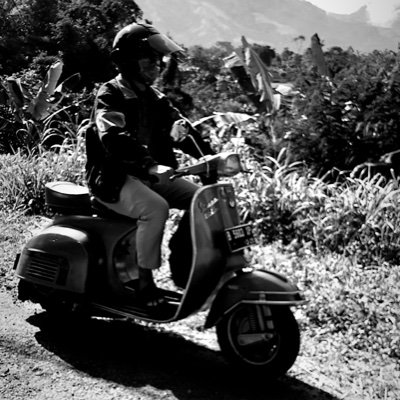 Jika aku melakukan kesalahan jangan beri tahu orang lain. Karena orang lain tidak mungkin bisa mengubah kesalahanku. Tapi beri tahu aku. 97'