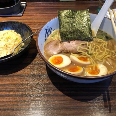 kaka90555805's profile picture. 遅咲きインフラ寄りエンジニア。携帯販売店派遣底辺SES→低収入多重下請けSES→外資の派遣(ポストセールス)