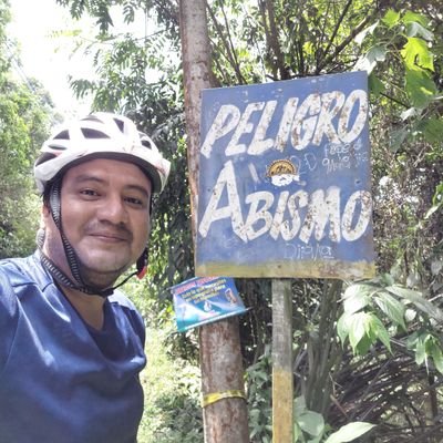 Profesional en Estudios Politicos. Docente de Ciencias Sociales Valle del Cauca