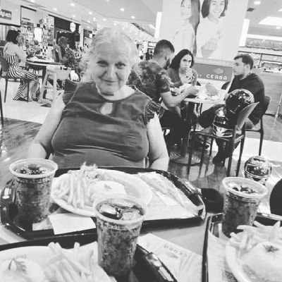 LidiaSouzaLima1's profile picture. 