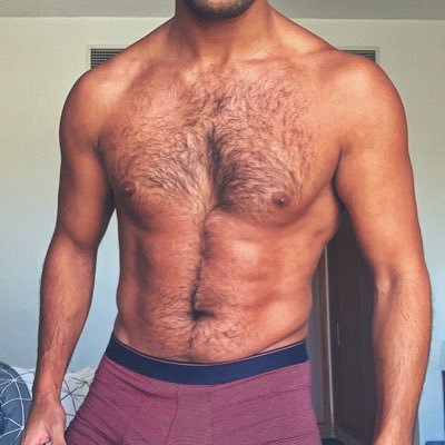 I’m a chaser that is into big bears, ask me for my instagram 😘