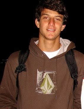 Arthur Mendes, 14-09, 19 anos, Rio de Janeiro-Méier, amo a Thalita.
