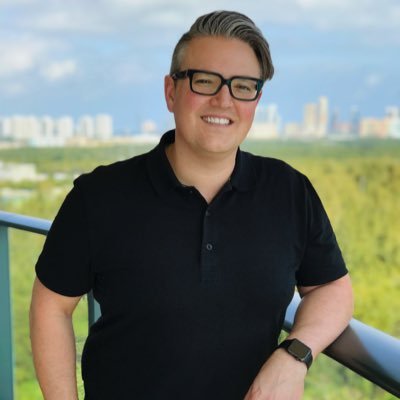 🇨🇦🇺🇸 Jeremy Crawford is a Canadian Internet Entrepreneur. Founder/Inventor of KULT iD (Social Commerce App). He is also a graphic/software (UI/UX) designer.